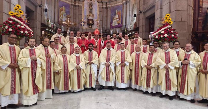 sacerdotes
