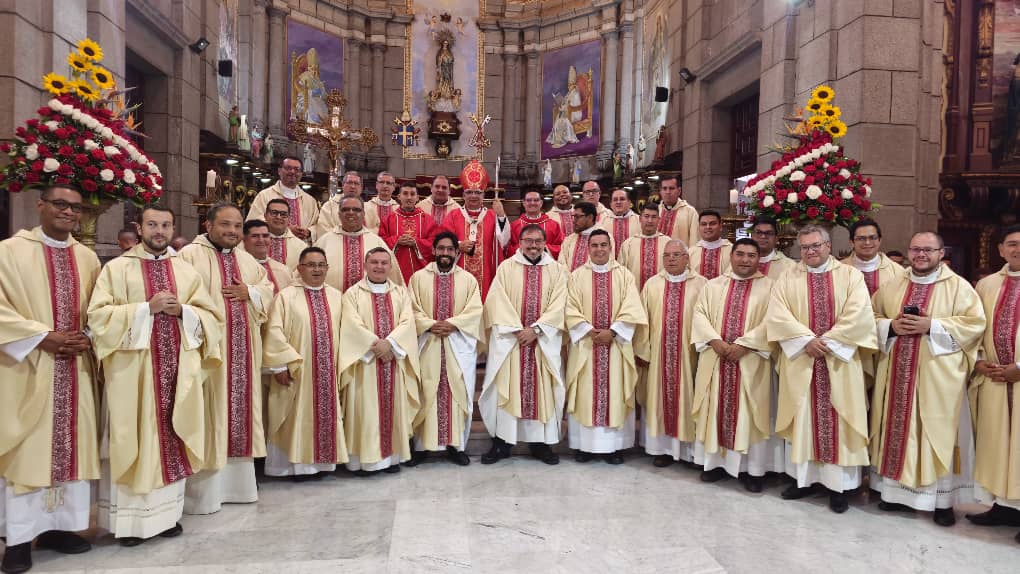 sacerdotes
