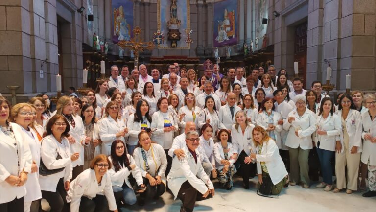 Médicos merideños elevan una oración por la salud y la vida
