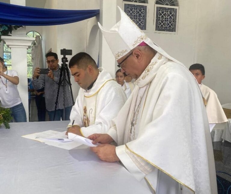 Nuevos párrocos asumieron el servicio pastoral en comunidades de Tovar y Ejido